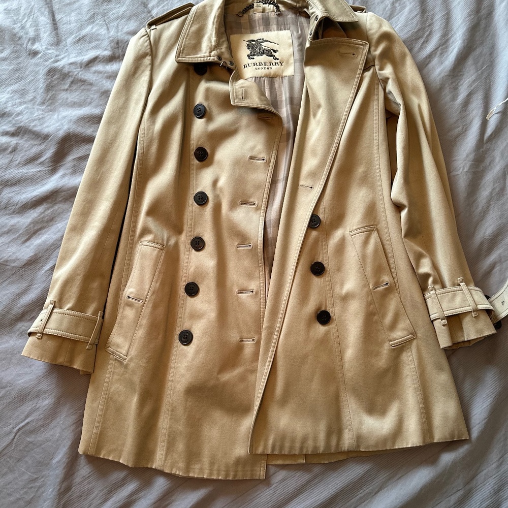 Burberry neutral trench size 12